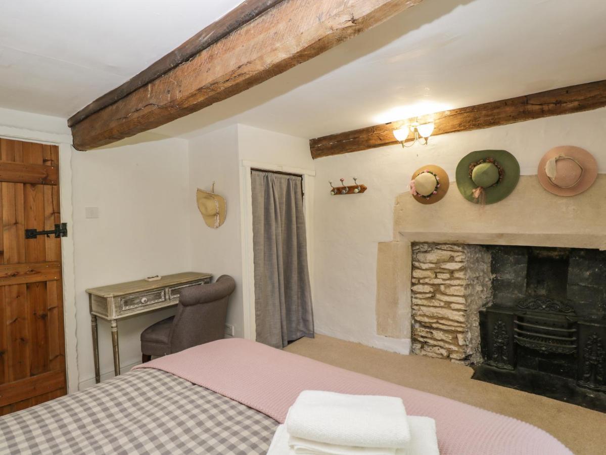 Fox Den Cottage Castle Combe Exterior photo