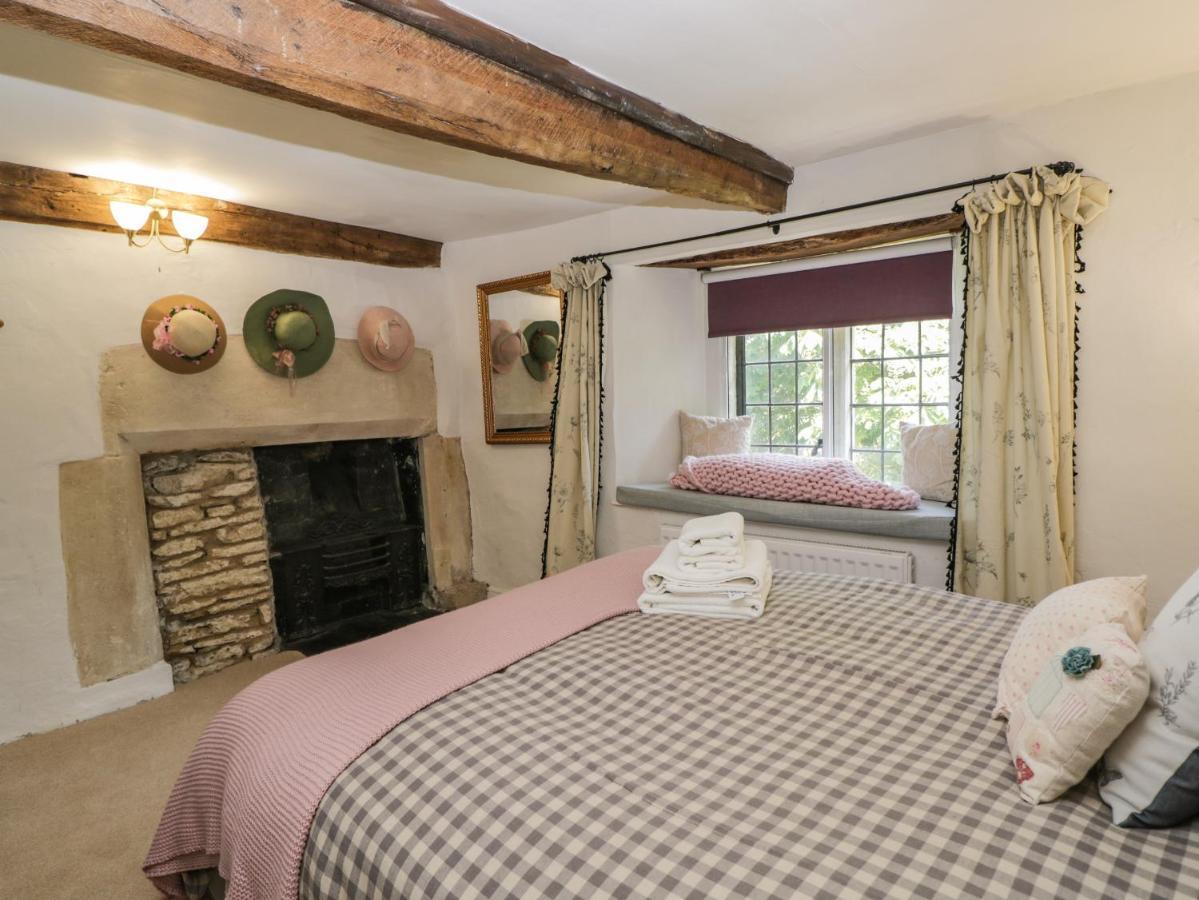 Fox Den Cottage Castle Combe Exterior photo